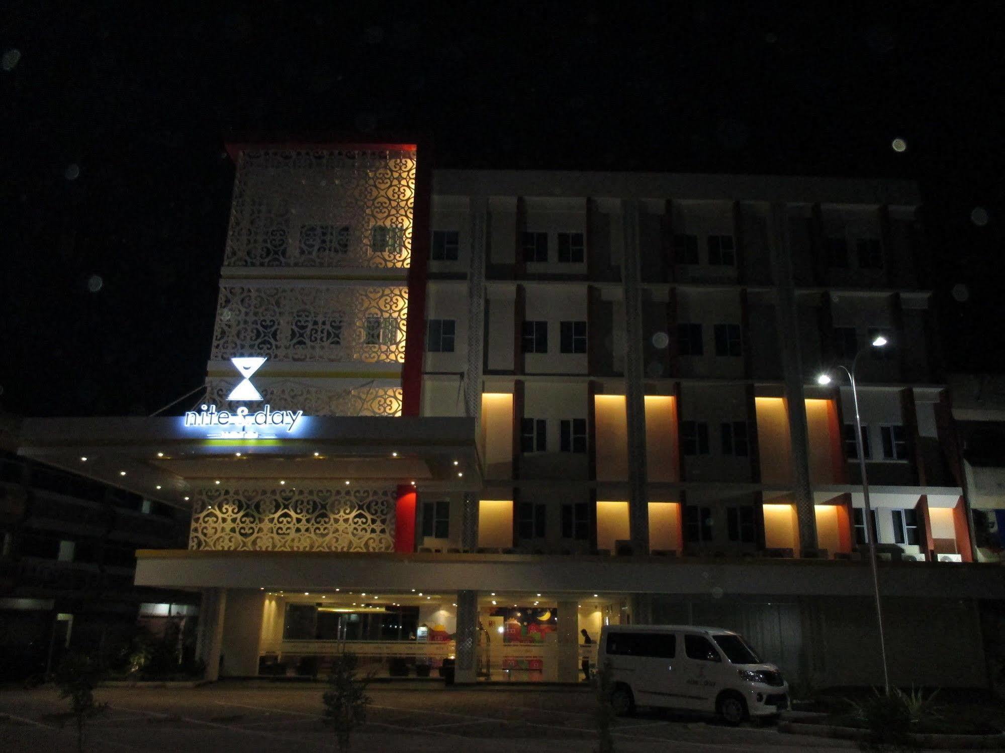 Nite&Day Batam Jodoh Square Hotel Bagian luar foto